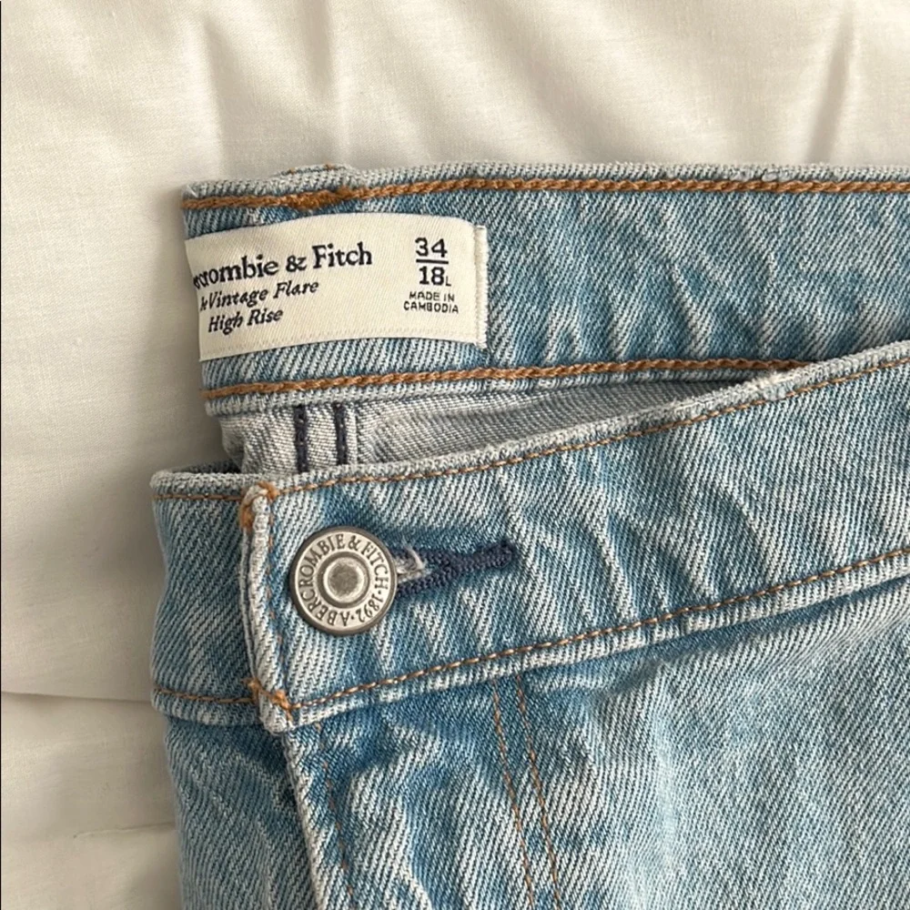 Abercrombie Vintage Flare Jeans - Picture 5 of 14